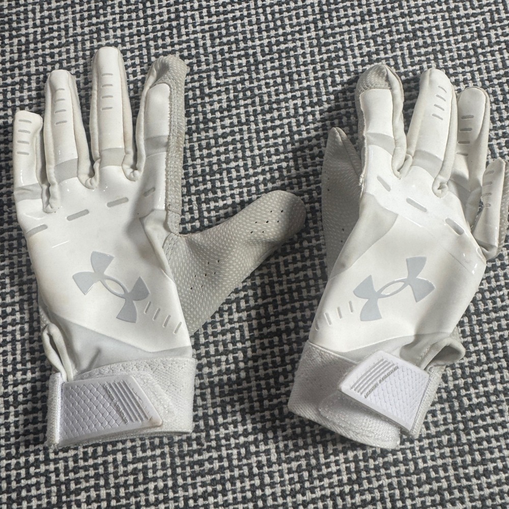 Under Armour White Baseball Batting Gloves Mens Size Medium Textured Grip Pair